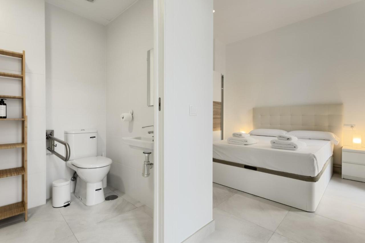 Capuchinos Cathedral Apartments Малага Екстериор снимка