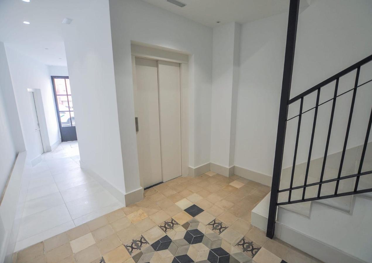 Capuchinos Cathedral Apartments Малага Екстериор снимка